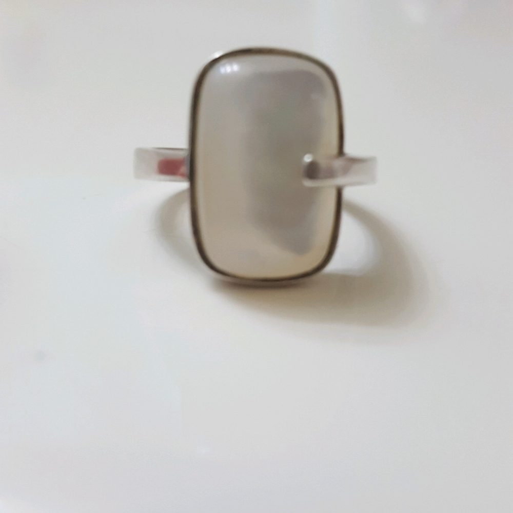 925 Sterling Silver Mother of Pearl Ring